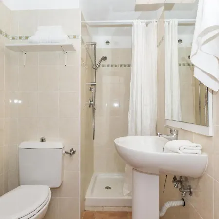 Spacious With Balcony On The East Coast Of Corsica *
